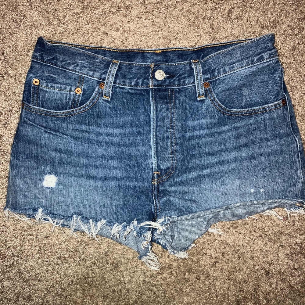 Levi’s 501 button fly Jean shorts -Women’s 28
